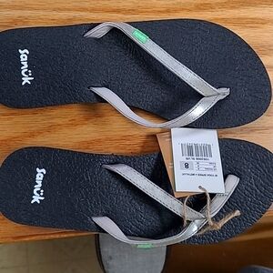 Sanuk yoga mat flip flops